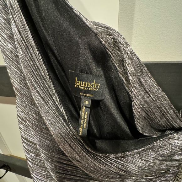 Embellished Metallic Foil One Shoulder Gown by Laundry by Shelli Segal sz 10 - Picture 7 of 8